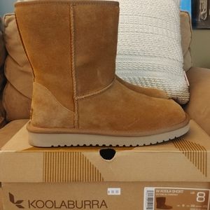 SOLD - Women KOOLABURRA By UGGS Short Boot Chestnut 8US